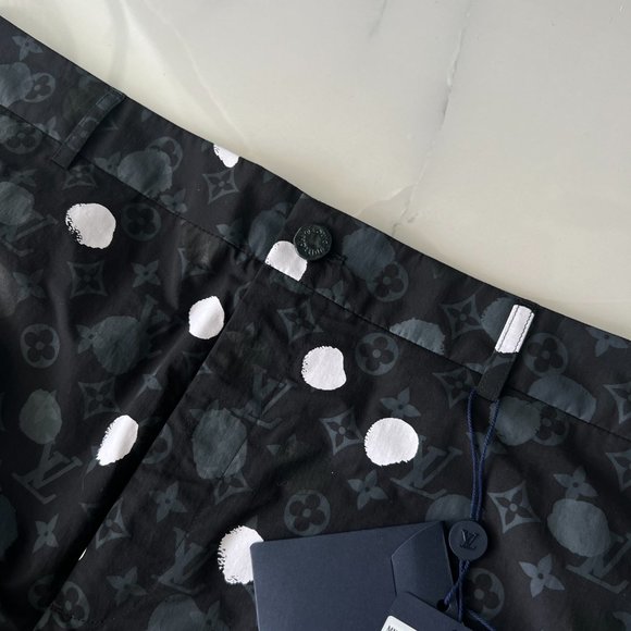 LV x YK Monogram Painted Dots Cargo Pants - Picture 4 of 8